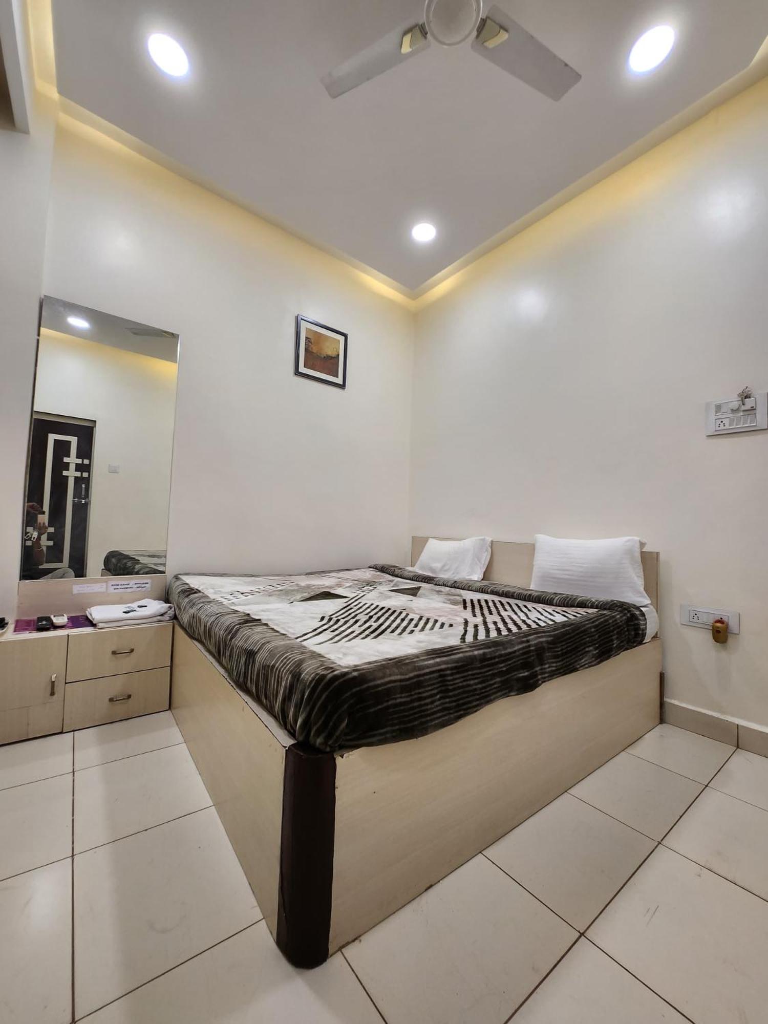 Hotel Anantshree Ujjain Εξωτερικό φωτογραφία