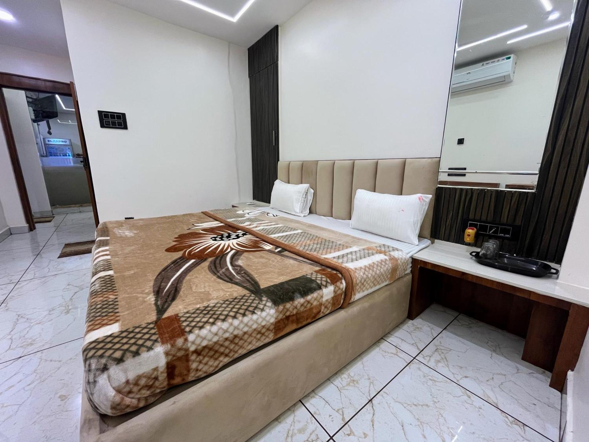 Hotel Anantshree Ujjain Εξωτερικό φωτογραφία